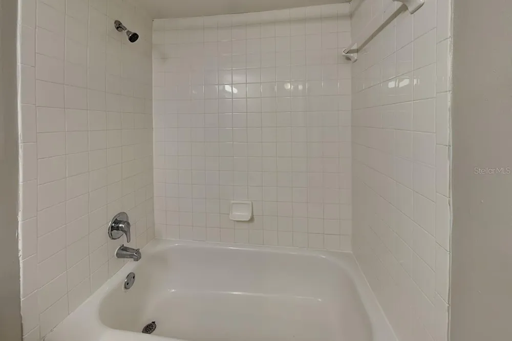 918 LAKE DESTINY ROAD #E Altamonte Springs, FL 32714