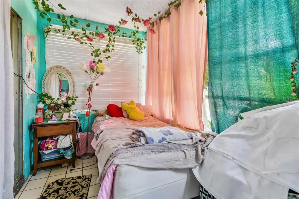 1267 FRANKLIN STREET Clearwater, FL 33756