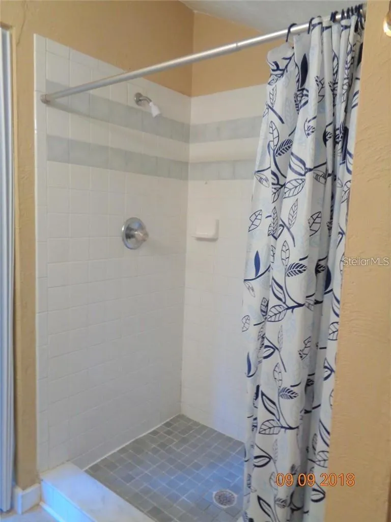 1411 E NEW YORK AVENUE Deland, FL 32724