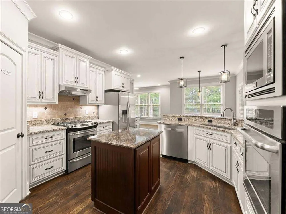 267 Chestnut Oak LN Dawsonville, GA 30534