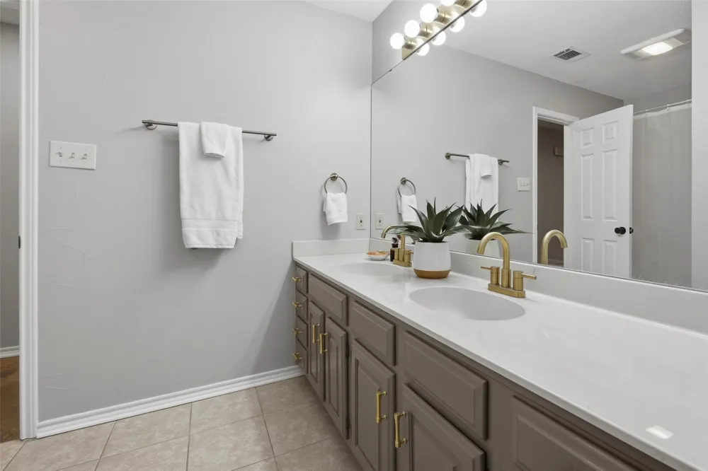 5845 Westhaven Drive #B Fort Worth, TX 76132