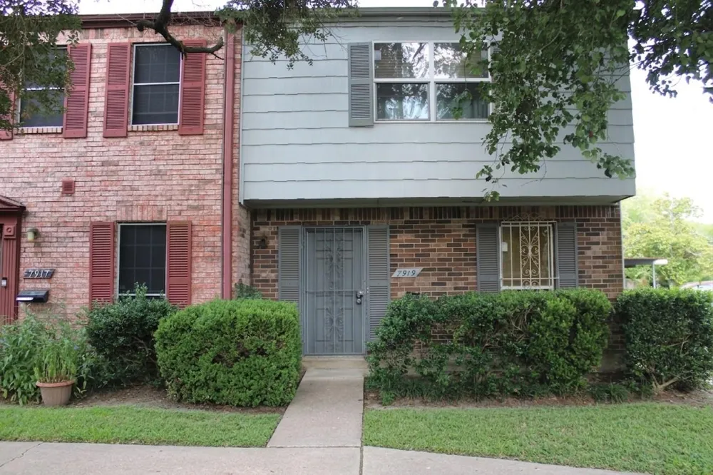 7919 Grove Ridge Drive Houston, TX 77061