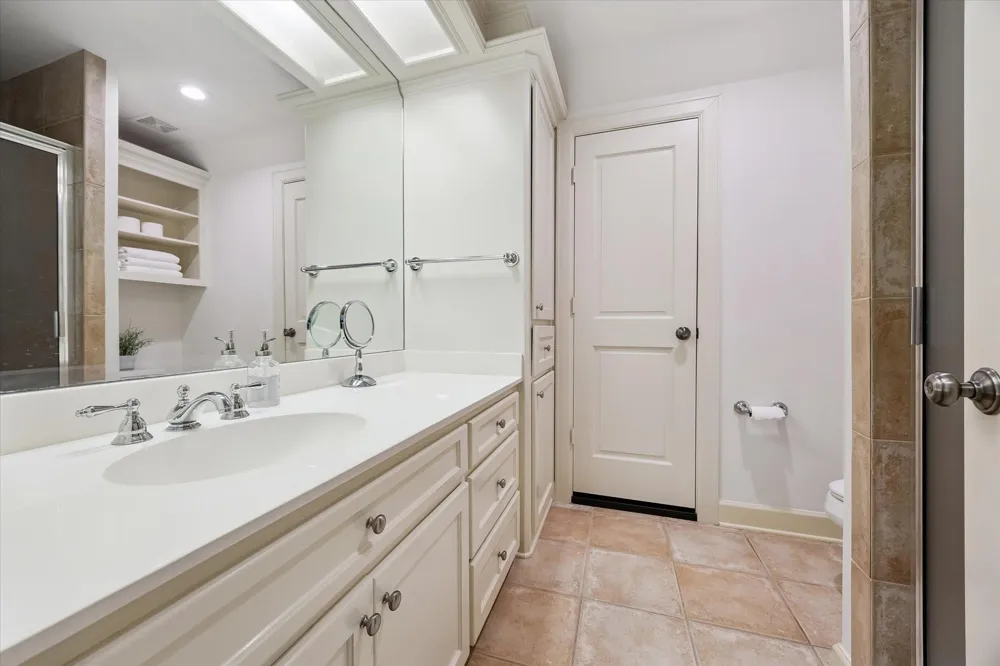 2030 Quenby Street Houston, TX 77005