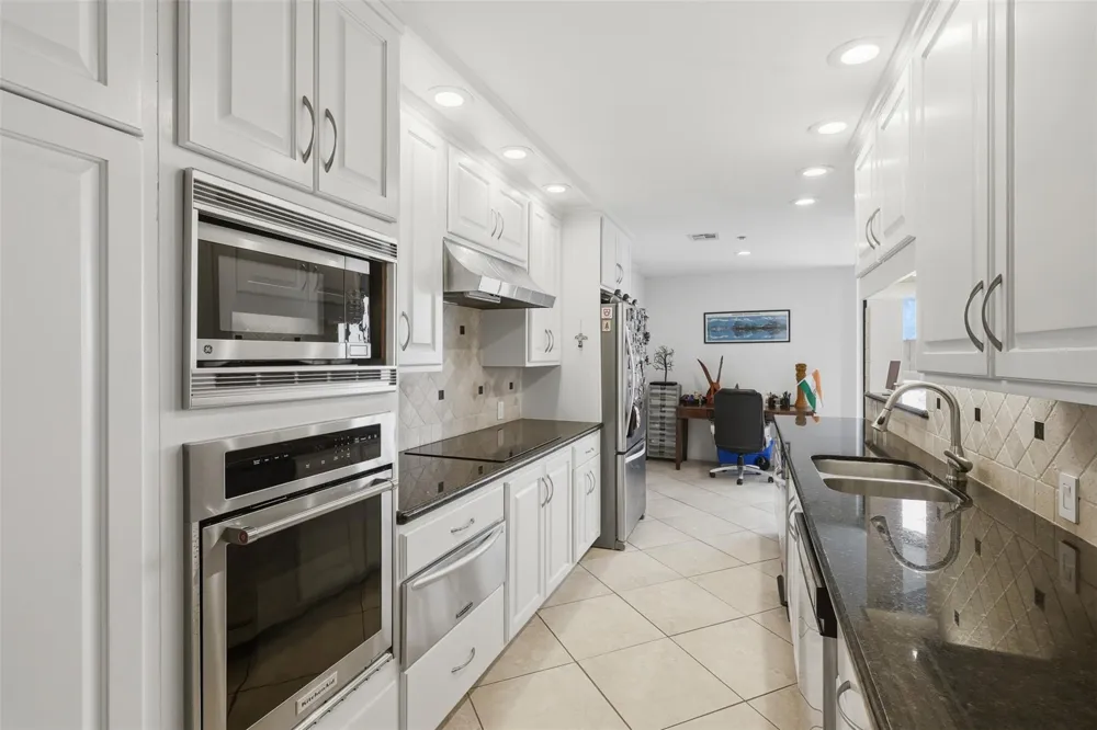 3350 Mccue Road #1602 Houston, TX 77056