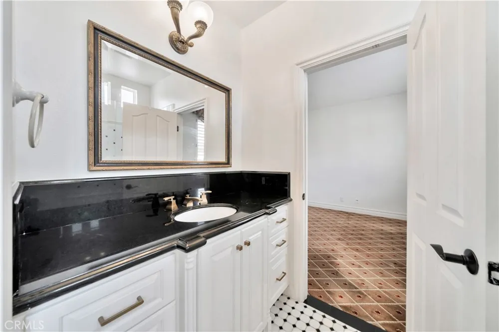 2402 Sunningdale Drive Tustin, CA 92782