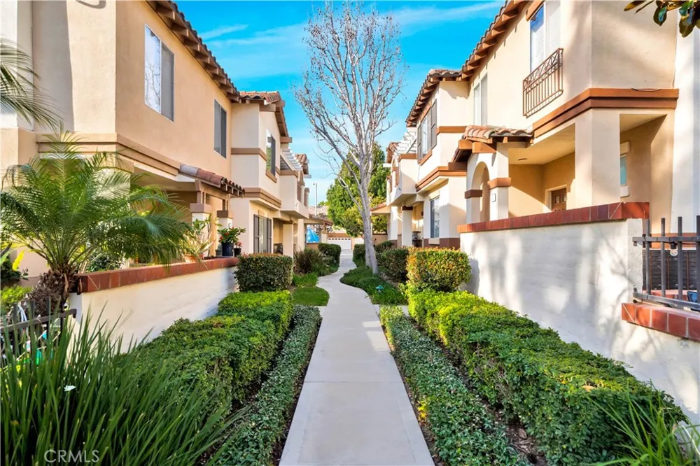 2402 Sunningdale Drive Tustin, CA 92782