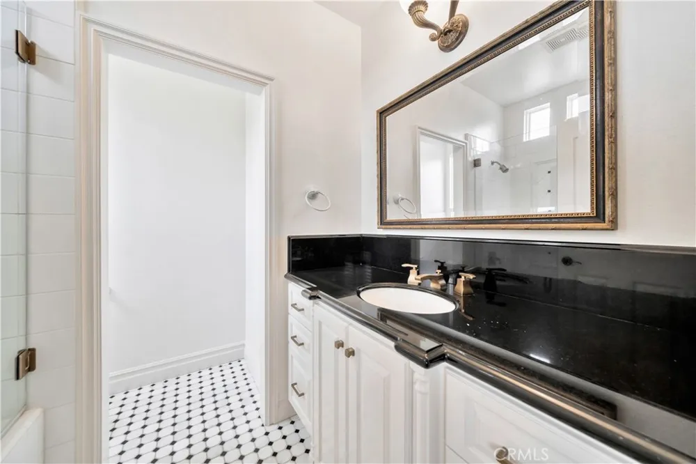 2402 Sunningdale Drive Tustin, CA 92782