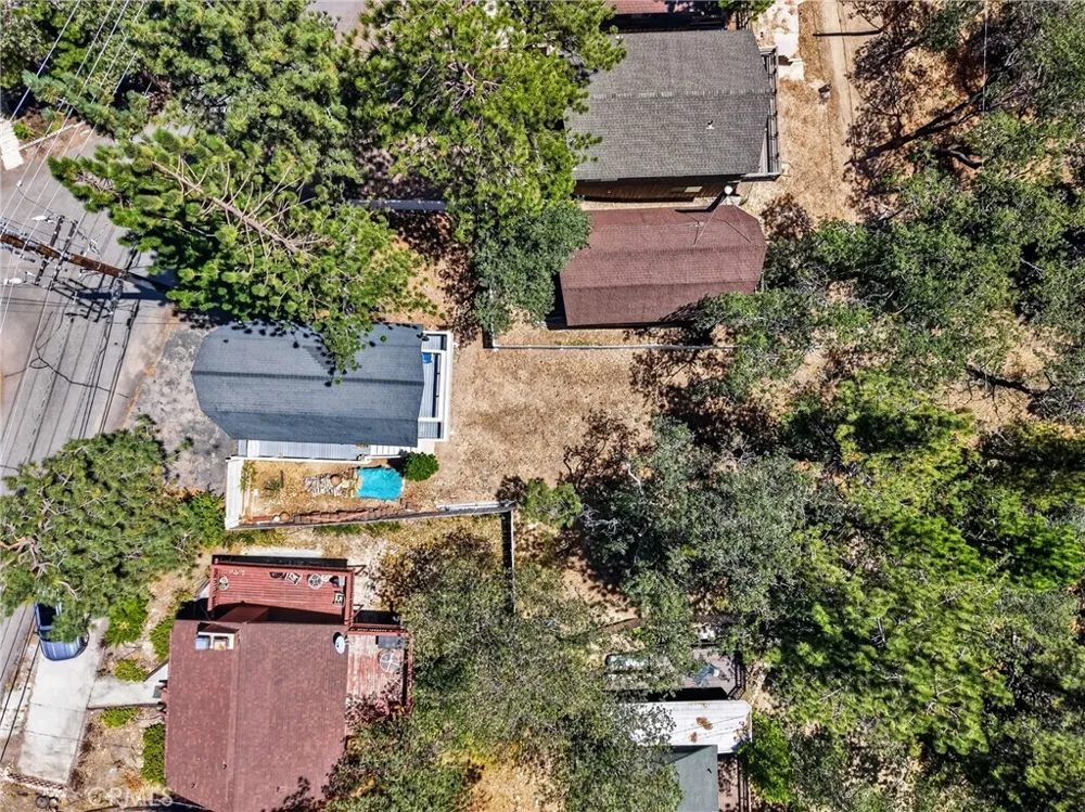 33007 Lone Pine Running Springs, CA 92382