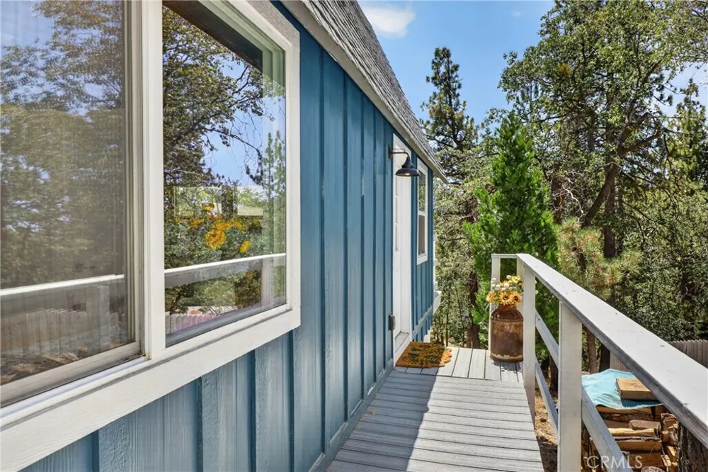 33007 Lone Pine Running Springs, CA 92382