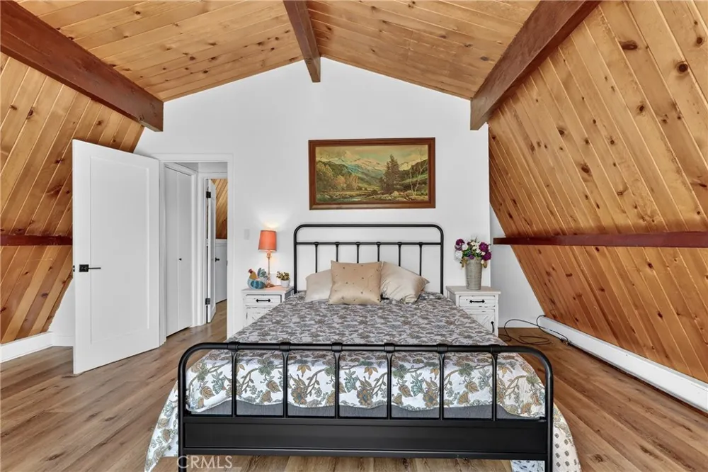 33007 Lone Pine Running Springs, CA 92382