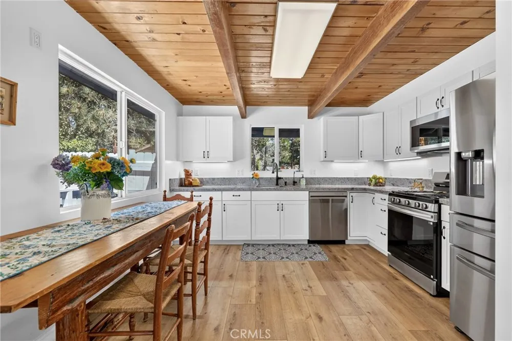 33007 Lone Pine Running Springs, CA 92382
