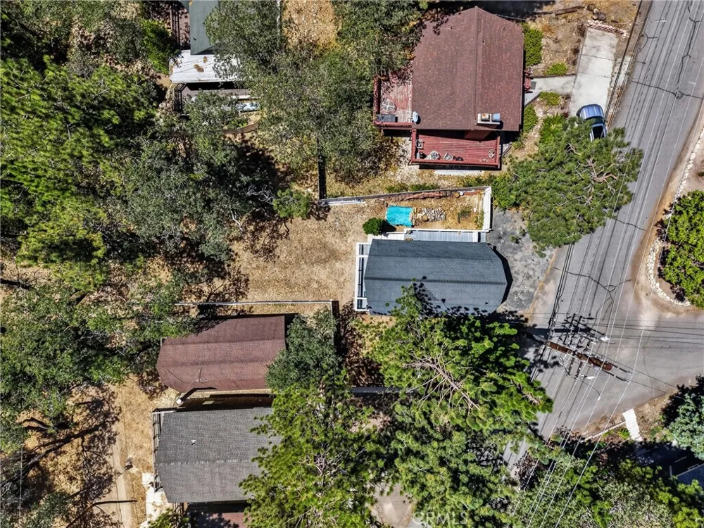 33007 Lone Pine Running Springs, CA 92382