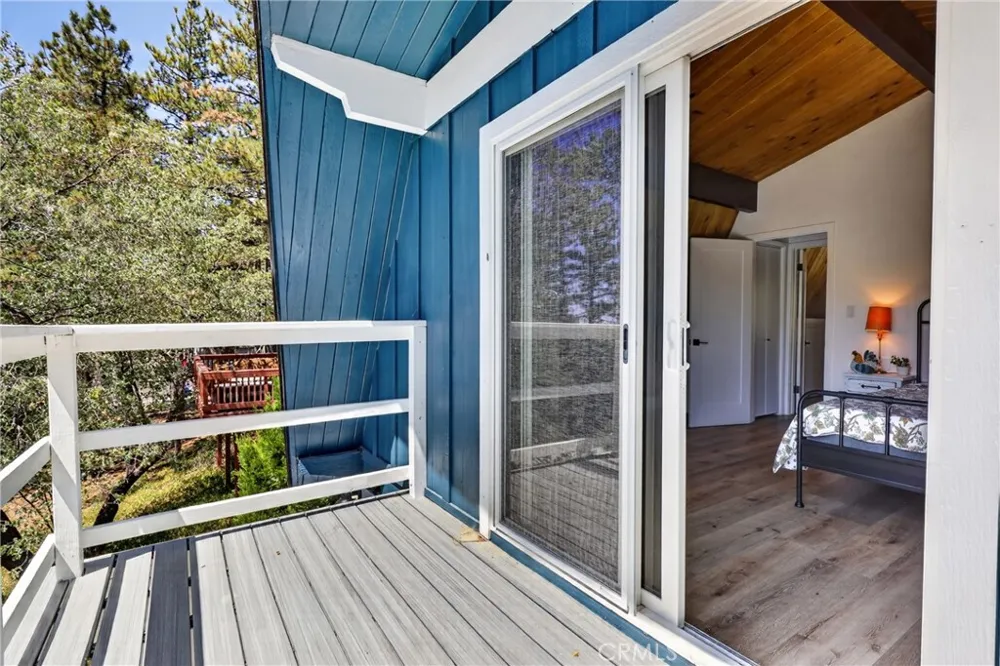 33007 Lone Pine Running Springs, CA 92382