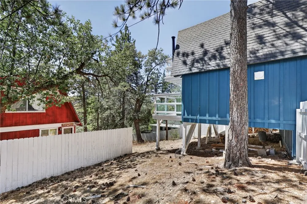 33007 Lone Pine Running Springs, CA 92382