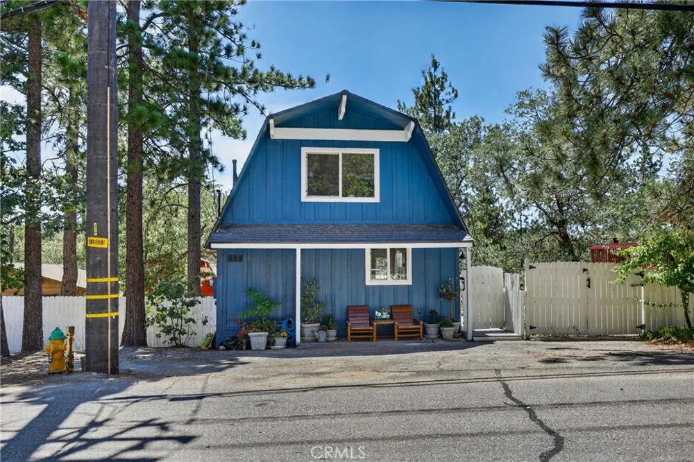 33007 Lone Pine Running Springs, CA 92382