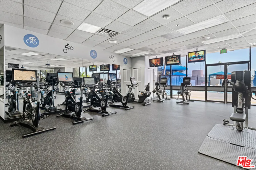 4316 Marina City Drive #327 Marina del Rey, CA 90292