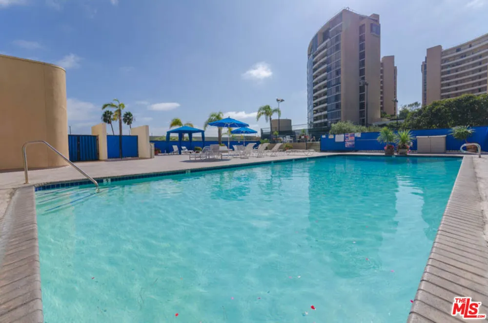 4316 Marina City Drive #327 Marina del Rey, CA 90292