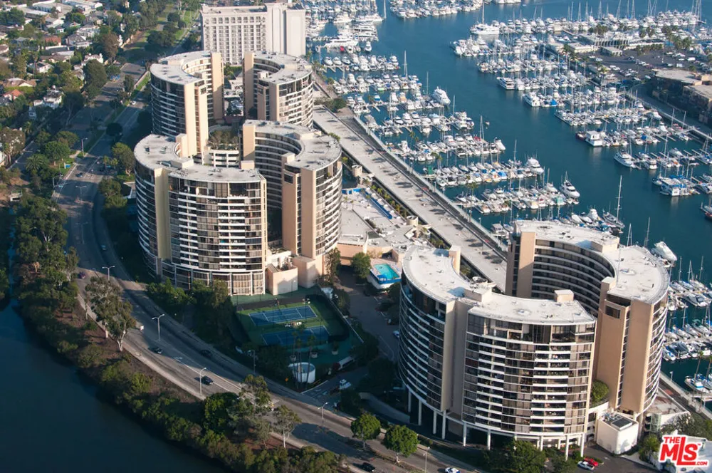 4316 Marina City Drive #327 Marina del Rey, CA 90292
