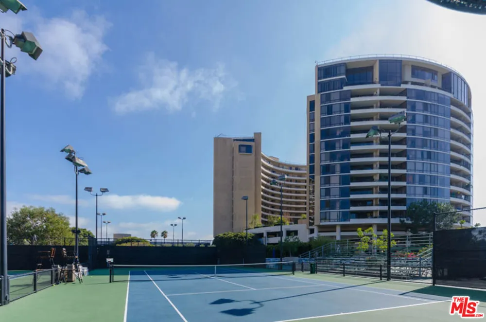 4316 Marina City Drive #327 Marina del Rey, CA 90292