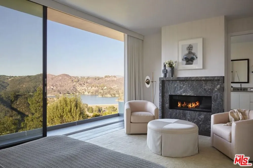1769 Stone Canyon Road Los Angeles, CA 90077