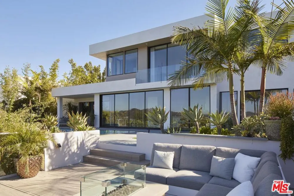 1769 Stone Canyon Road Los Angeles, CA 90077