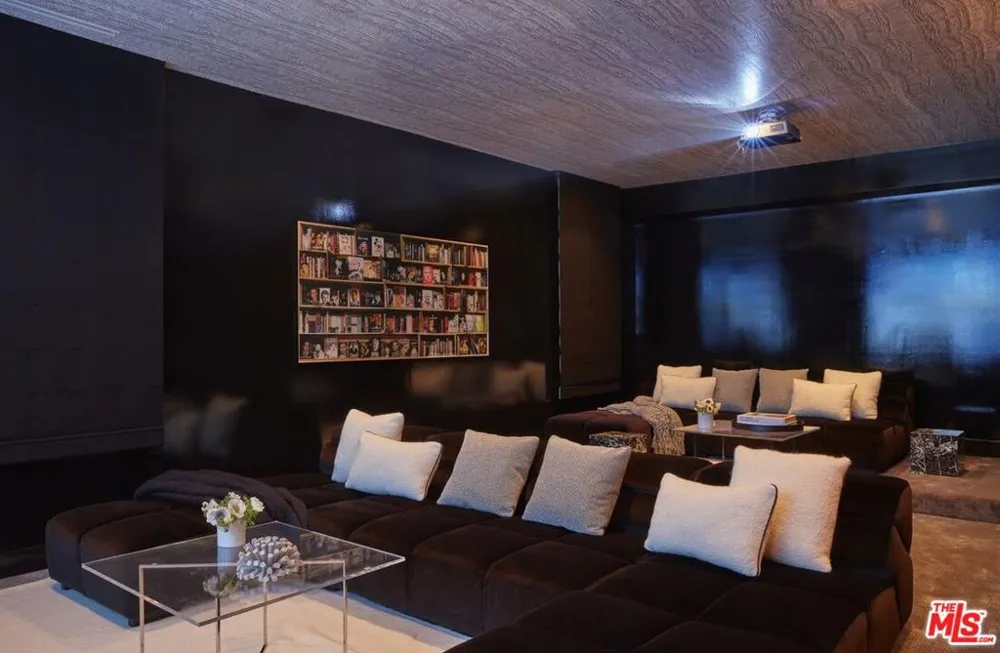 1769 Stone Canyon Road Los Angeles, CA 90077