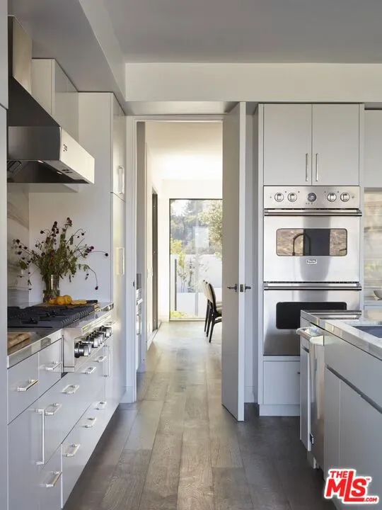 1769 Stone Canyon Road Los Angeles, CA 90077