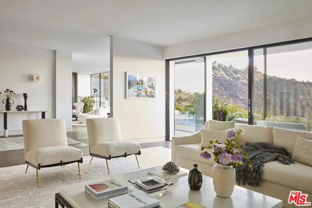 1769 Stone Canyon Road Los Angeles, CA 90077