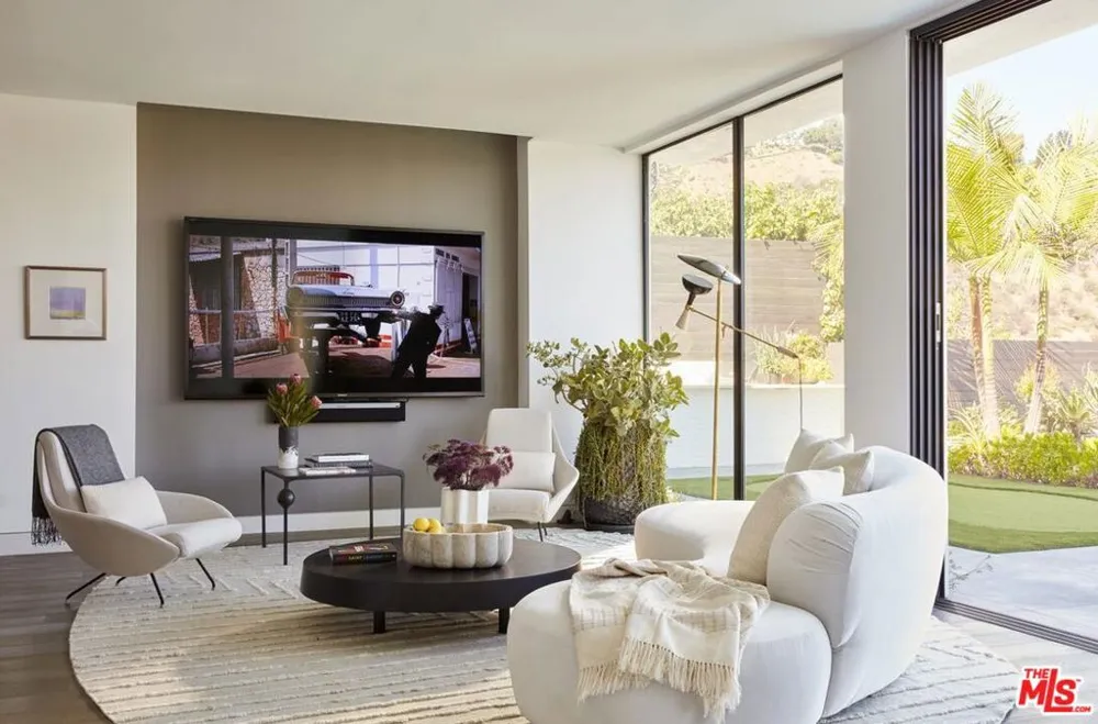1769 Stone Canyon Road Los Angeles, CA 90077