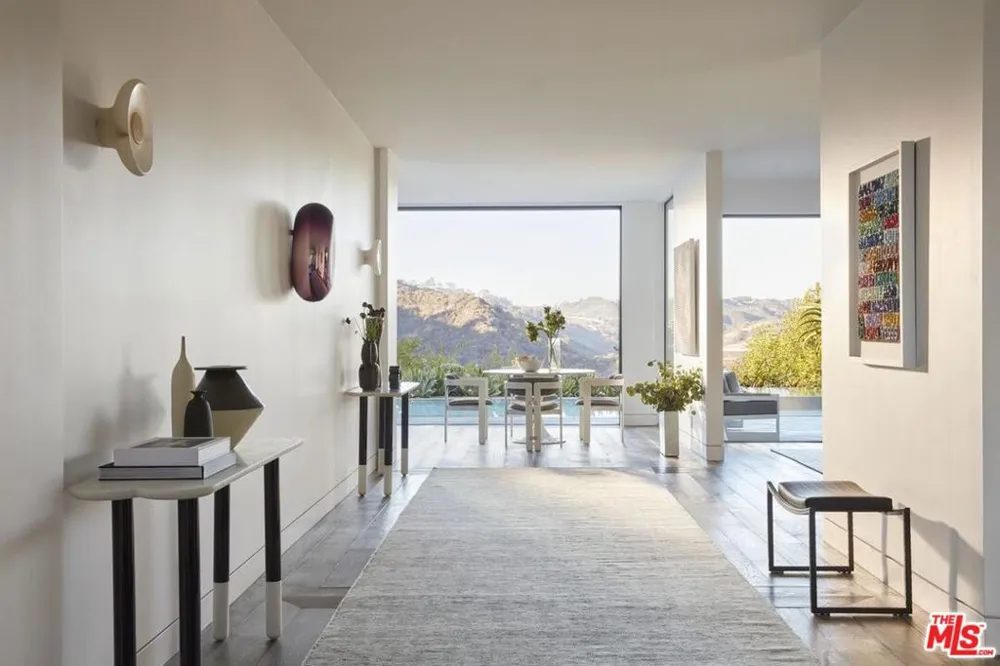 1769 Stone Canyon Road Los Angeles, CA 90077