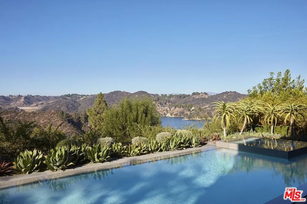 1769 Stone Canyon Road Los Angeles, CA 90077