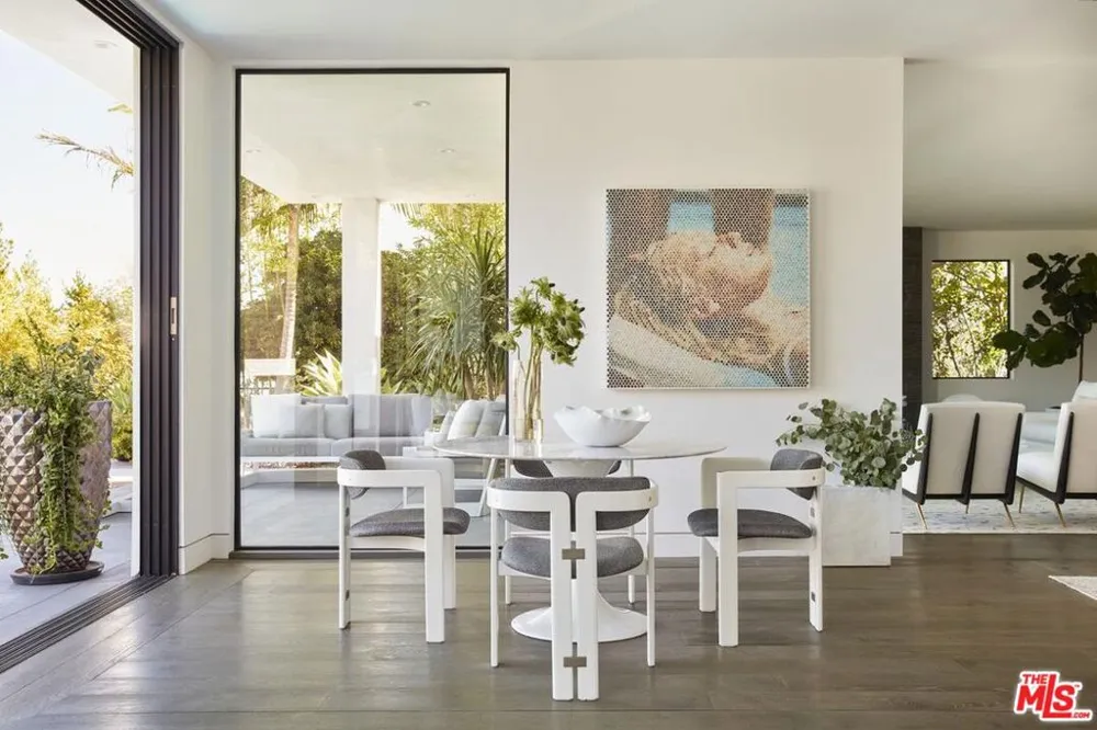 1769 Stone Canyon Road Los Angeles, CA 90077