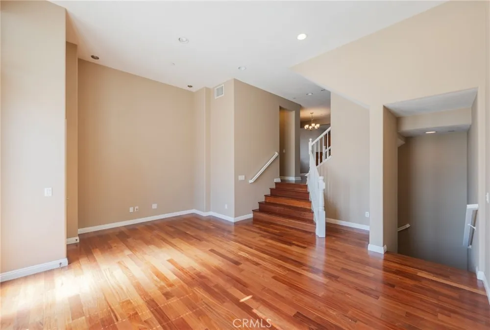 5402 W 149th #16 Hawthorne, CA 90250