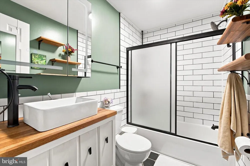800 2ND STREET #4 Philadelphia, PA 19123