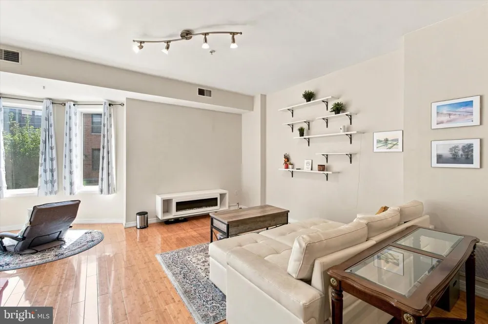 800 2ND STREET #4 Philadelphia, PA 19123