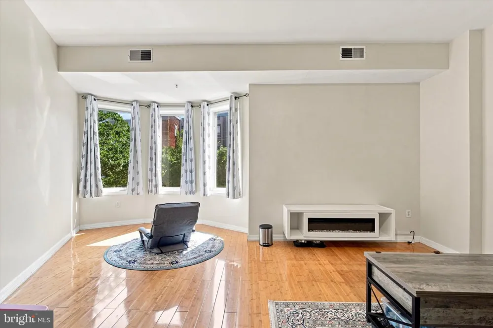 800 2ND STREET #4 Philadelphia, PA 19123