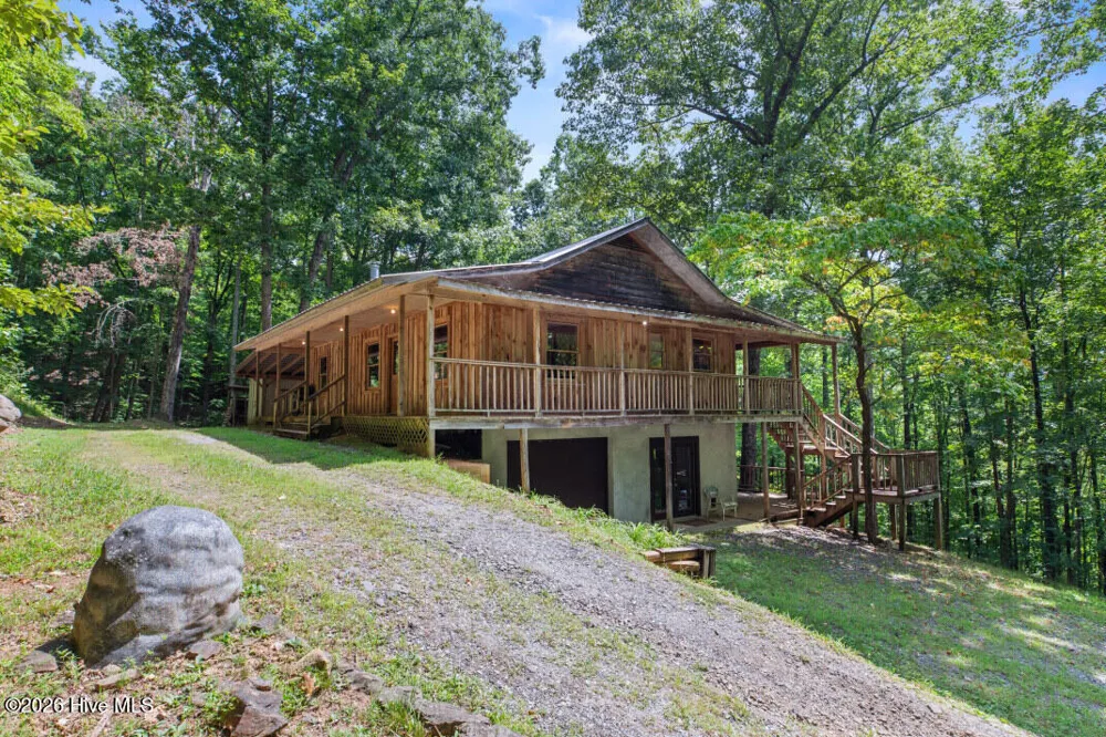 2930 Upper Bell Cr Road Hayesville, NC 28904