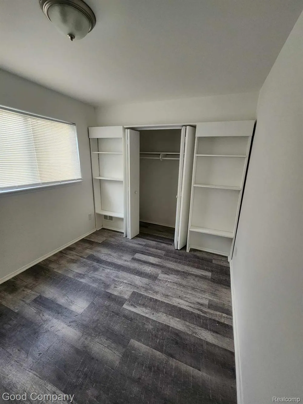 8645 Dodge Avenue Warren City, MI 48089