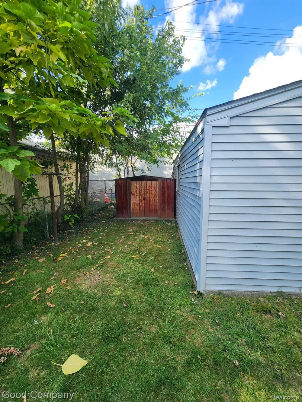 8645 Dodge Avenue Warren City, MI 48089