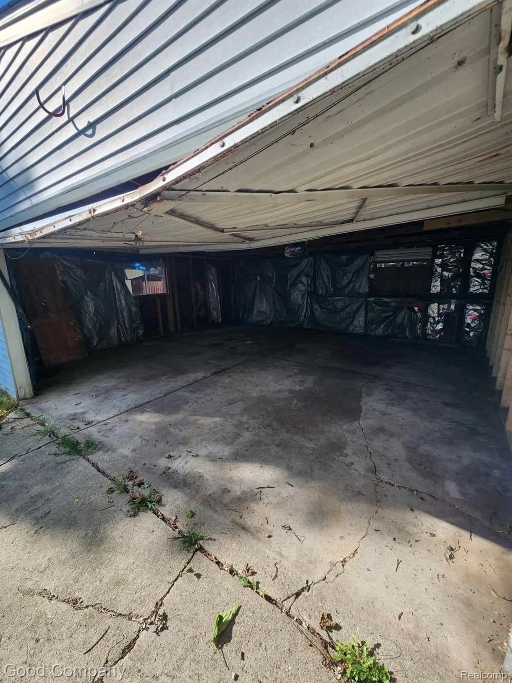 8645 Dodge Avenue Warren City, MI 48089
