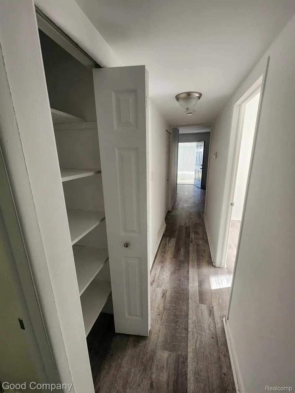 8645 Dodge Avenue Warren City, MI 48089