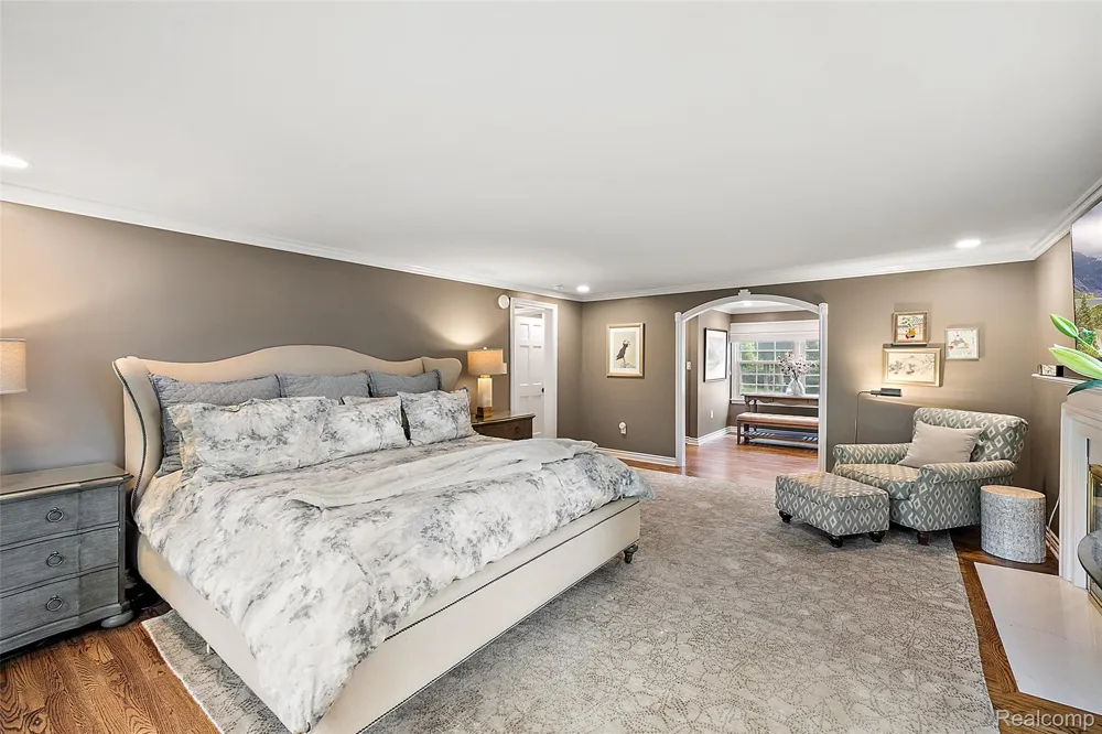 232 Guilford Road Bloomfield Hills City, MI 48304