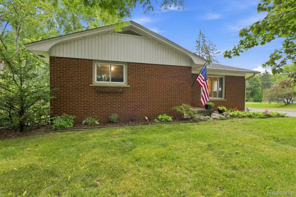 70484 Main Street Richmond City, MI 48062