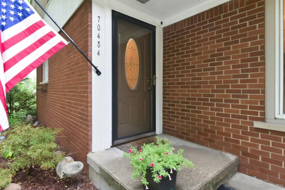 70484 Main Street Richmond City, MI 48062