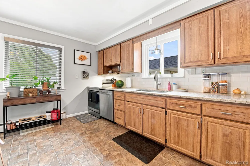 70484 Main Street Richmond City, MI 48062