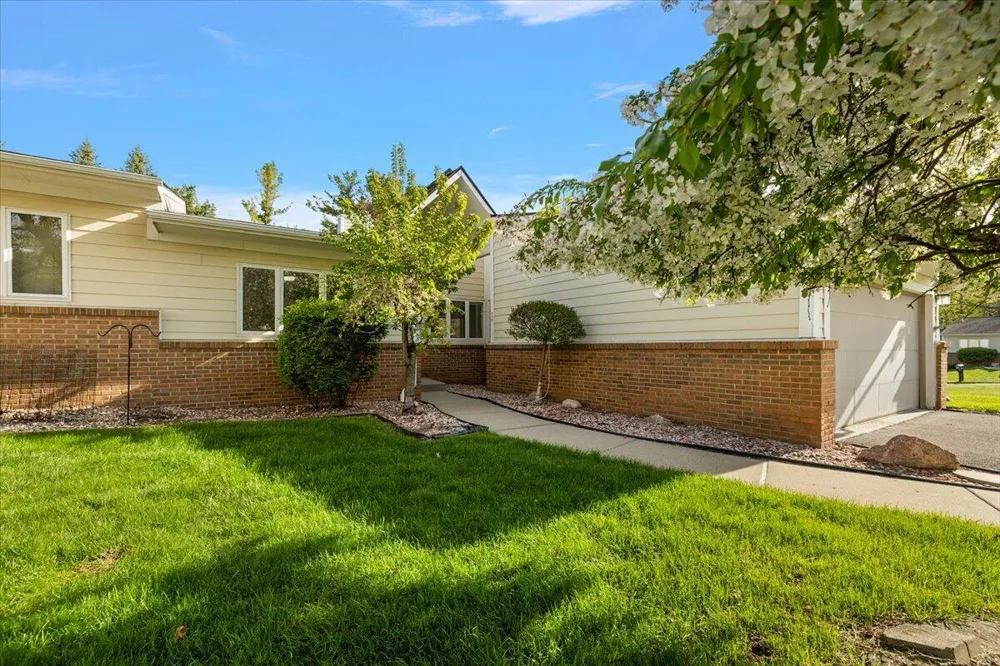 35052 Meadow Lane Farmington Hills City, MI 48335