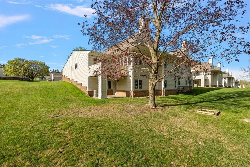 35052 Meadow Lane Farmington Hills City, MI 48335