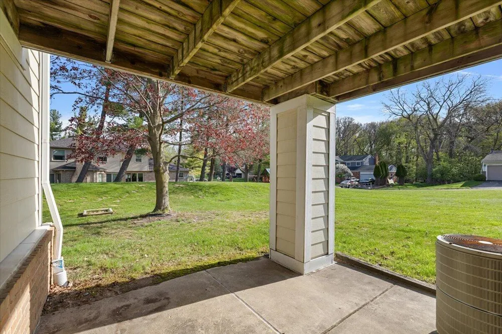 35052 Meadow Lane Farmington Hills City, MI 48335
