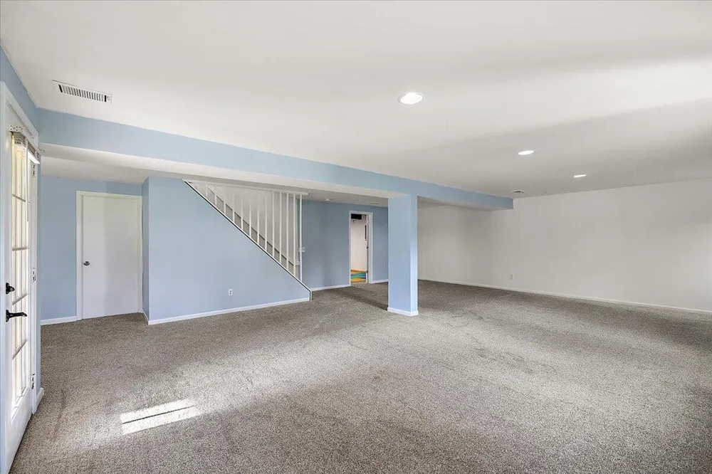 35052 Meadow Lane Farmington Hills City, MI 48335