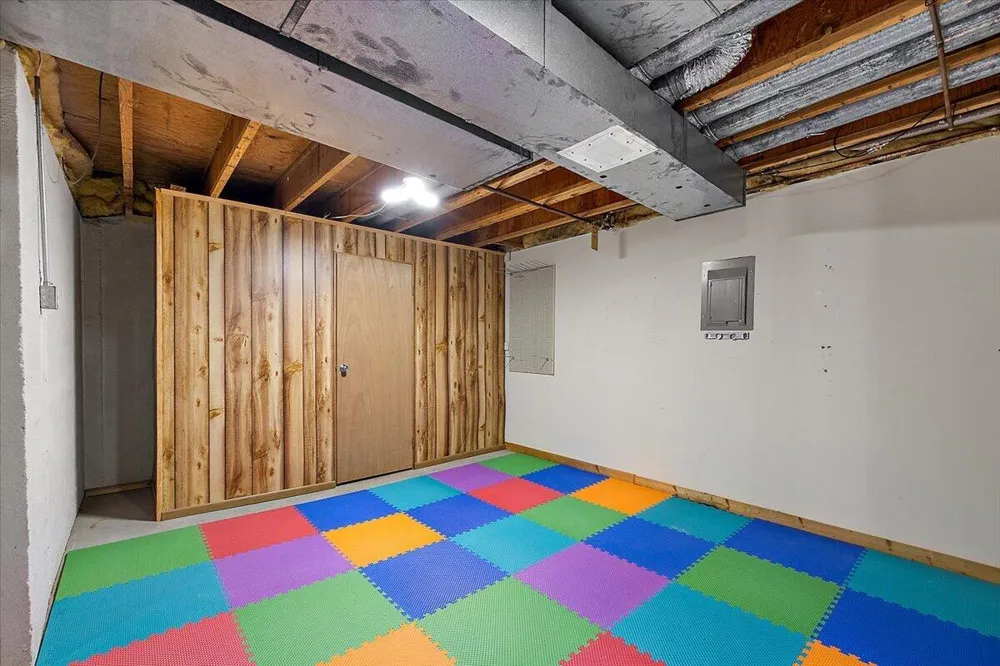 35052 Meadow Lane Farmington Hills City, MI 48335